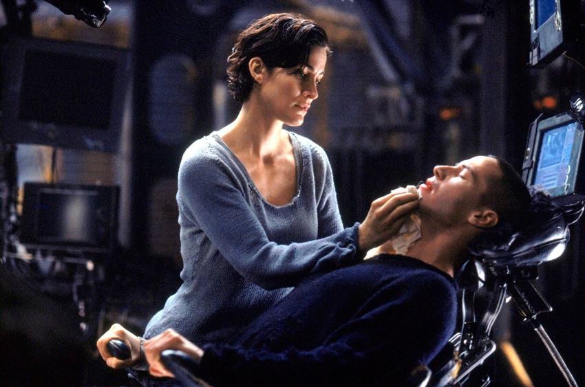 Carrie-Anne Moss, Keanu Reeves, 1999. (c) Warner Bros./ Courtesy: Everett Collection. Matrix