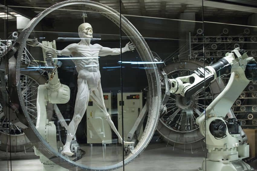Fotograma de la serie Westworld. Xenobots.