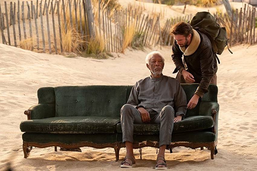 Morgan Freeman y Dan Stevens en Solos.