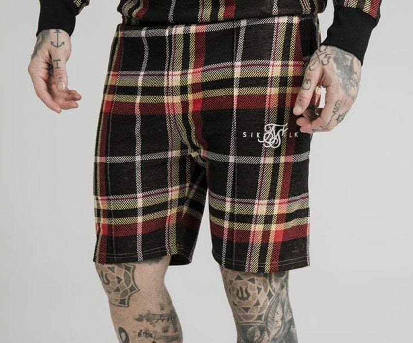 Pantalones cotos de cuadros y relatos eróticos.