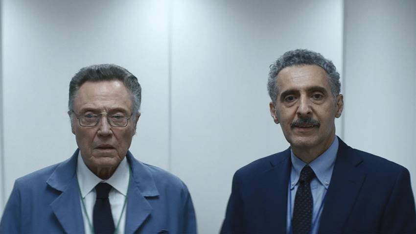 Christopher Walken y John Turturro en Severance.