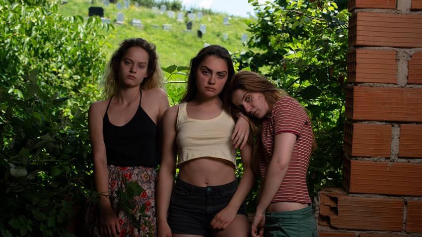 La colina donde rugen las leonas.