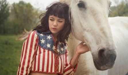 Black Widow es el nuevo adelanto de Nikki Lane