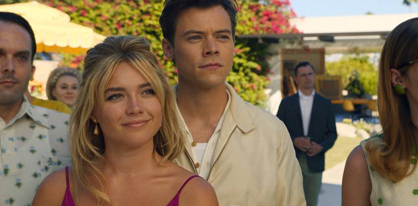Florence Pugh y Harry Stiles parecen tener una vida perfecta en No te preocupes, querida.