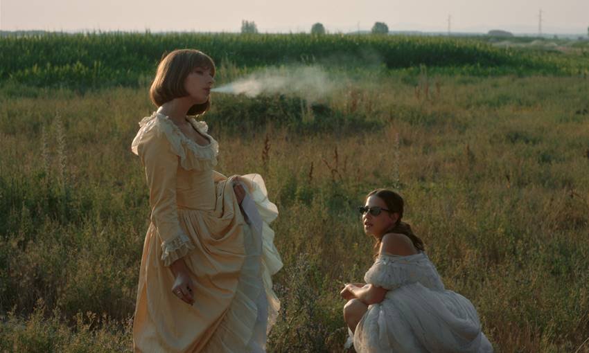 Las chicas están bien. Los ilusos films.