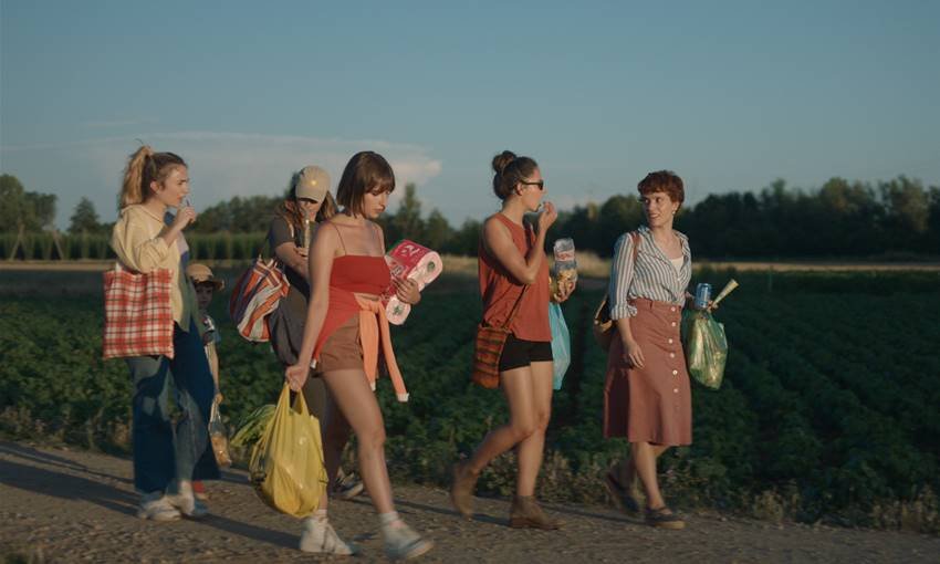 Las chicas están bien. Los ilusos films.