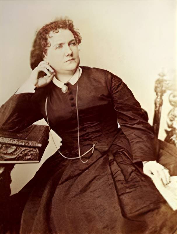 Mary Elizabeth Braddon. Señoras victorias: fantasmas.