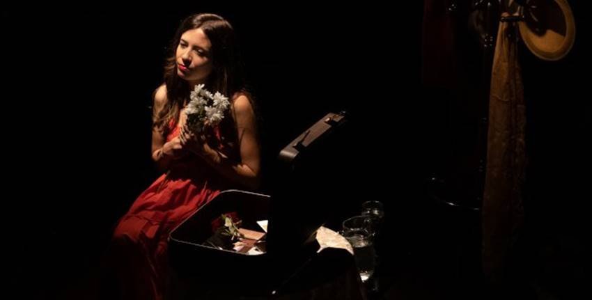 Carmen Mateo y Beatriz Miralles en L'heure exquise.