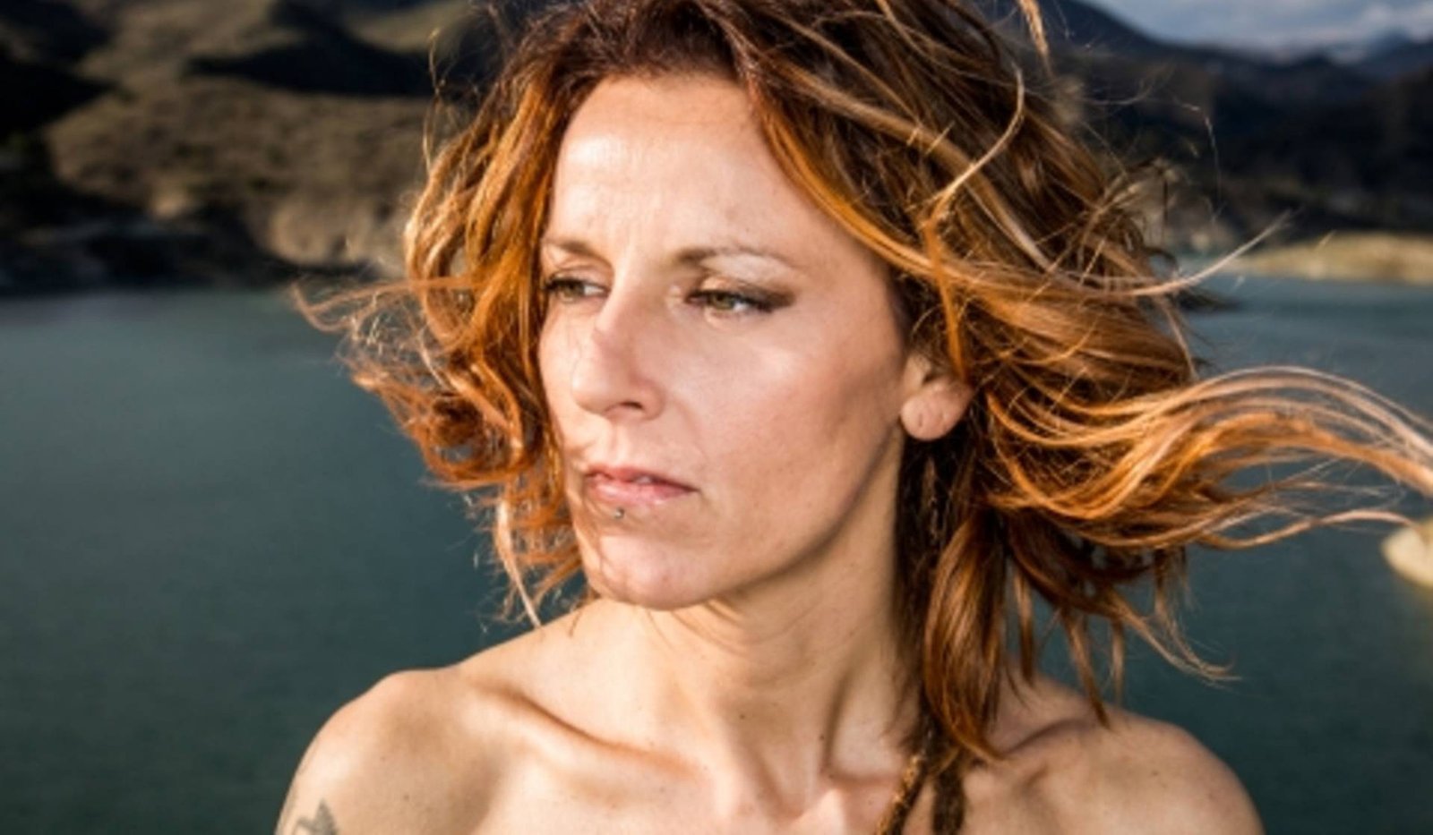 La Mari de Chambao presenta Fresca, su nuevo single, coincidiendo con la celebración del 8M