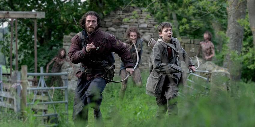 Aaron Taylor-Johnson y Alfie Williams en 28 años después.