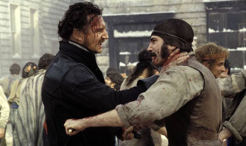Liam Neeson y Daniel Day Lewis en Gangs of New York.