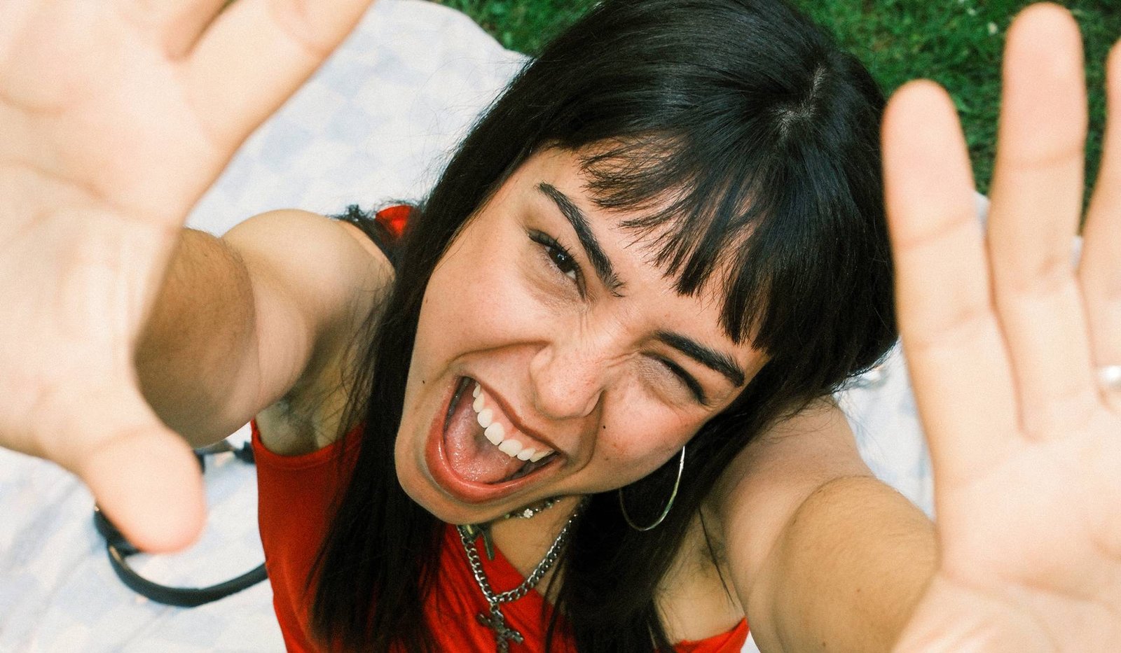 Conoce la música de Lola Summers.