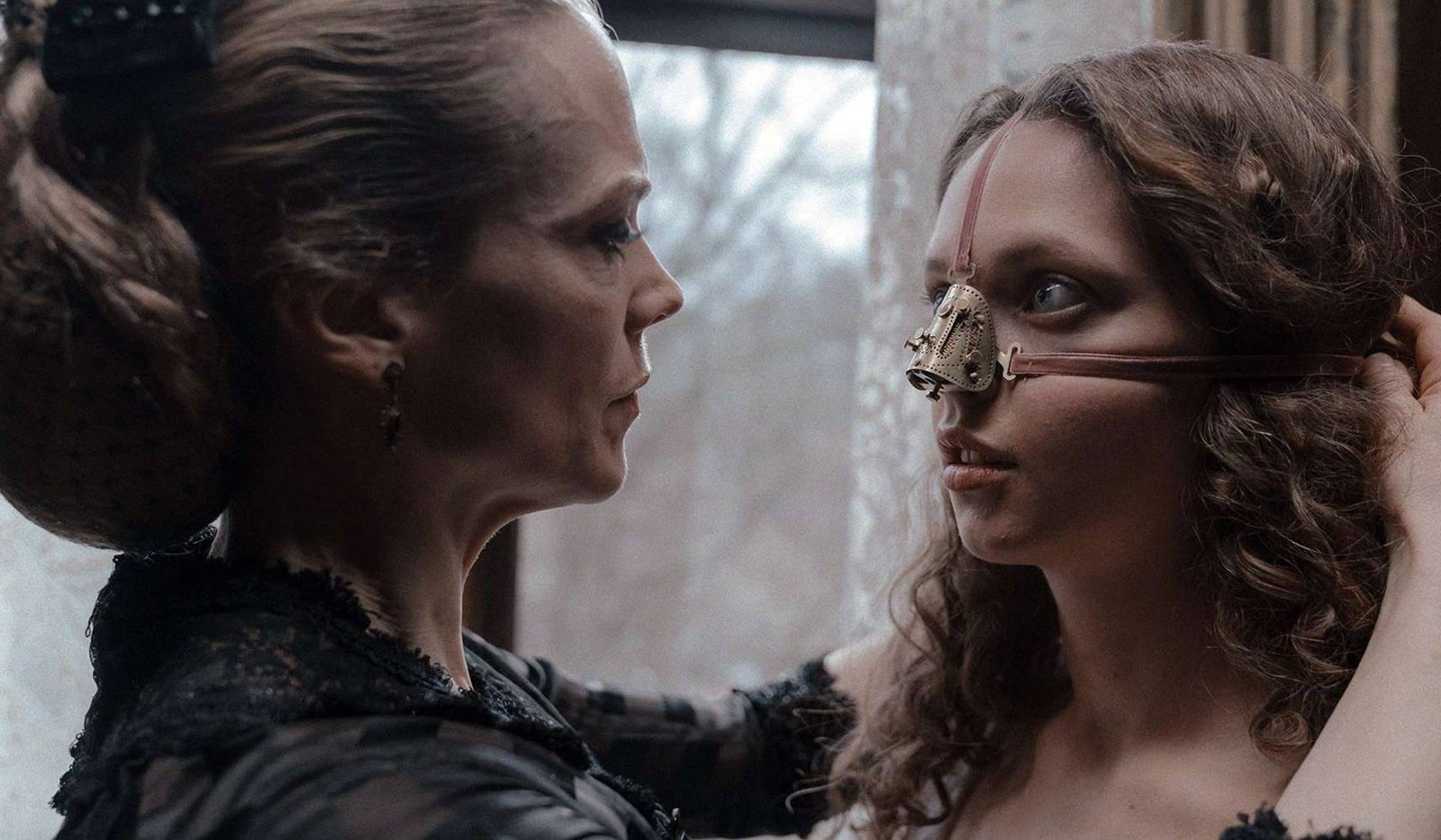 Reseña de La hermanastra fea y We Bury the Dead.