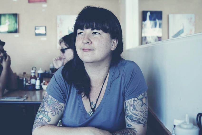 Mariko Tamaki.  Guionistas de superhéroes.