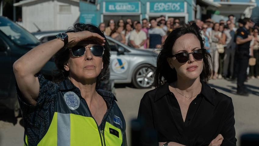 Elvira Mínguez y Natalia de Molina en Marbella.