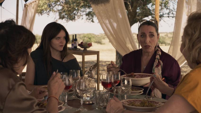 Zoé Arnao junto a Rossy de Palma, Blanca Portillo y Carmen Machi en Día de caza.