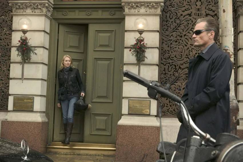 Naomi Watts y Viggo Mortensen en Promesas del este.